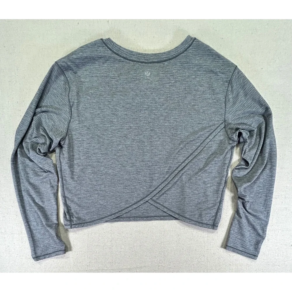 Lululemon Women's 10 Cropped‎ Performance Top Athleisure Wear Shirt